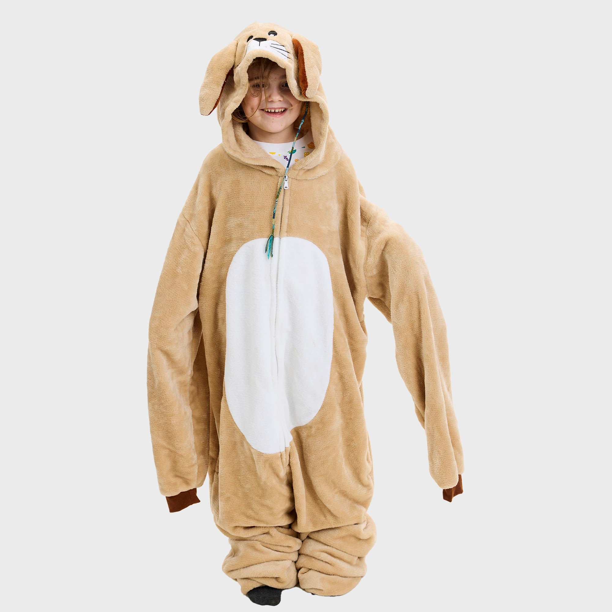 Et barn i påskeharedrakt.