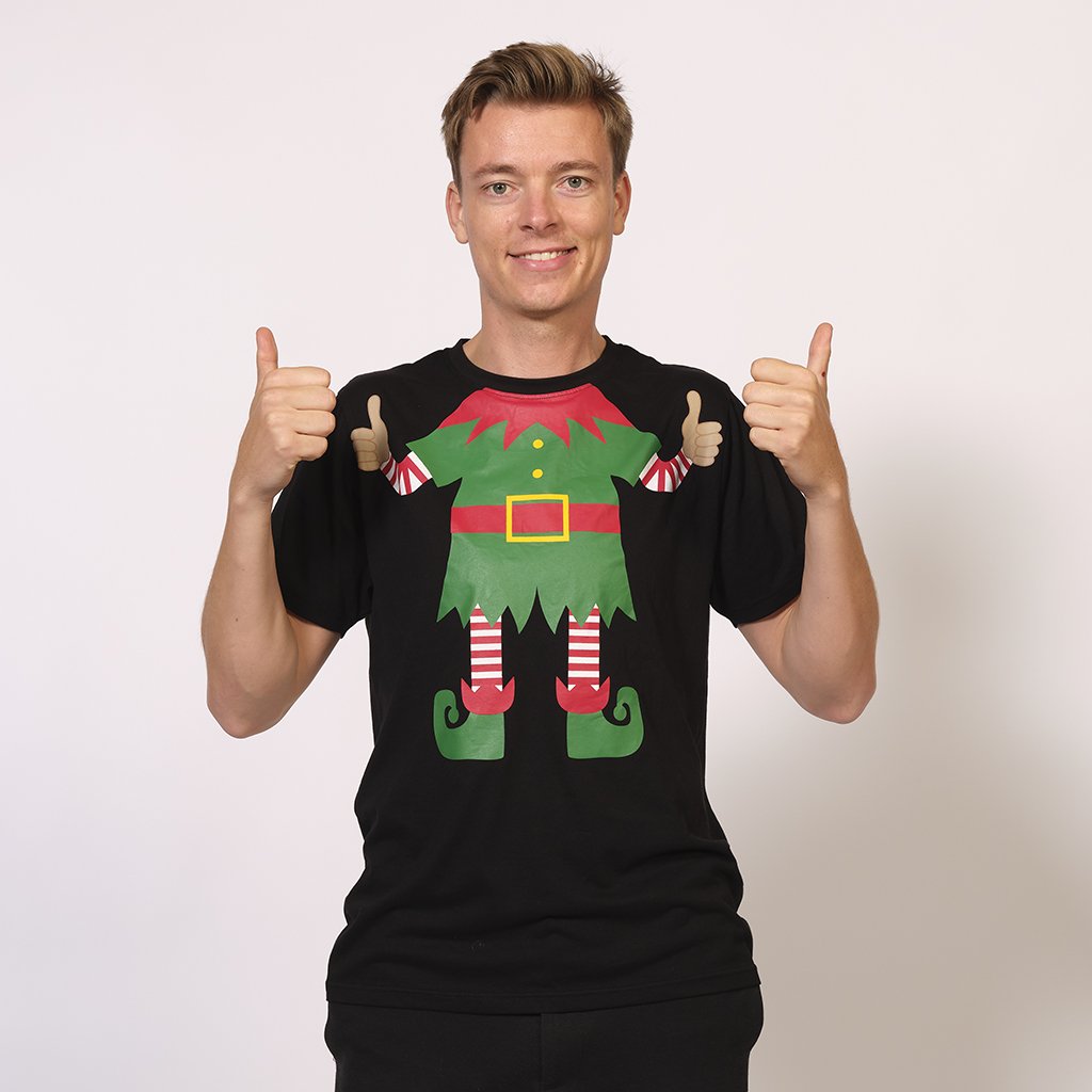 En mann i svart T-shirt med en nisse på.